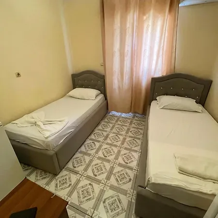 Hostel Gjika Σαράντα