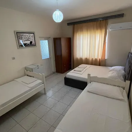 Gjika Hostel Σαράντα