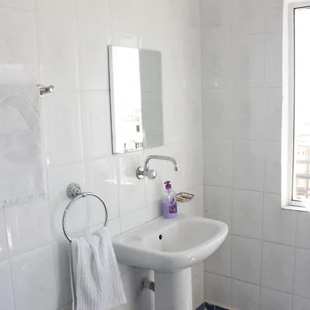 Hostel Gjika *