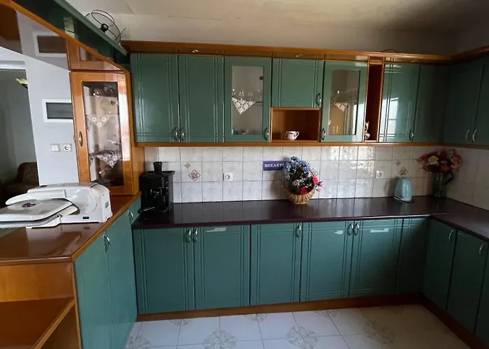 Gjika אכסניה סרנדה