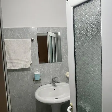 Gjika אכסניה *